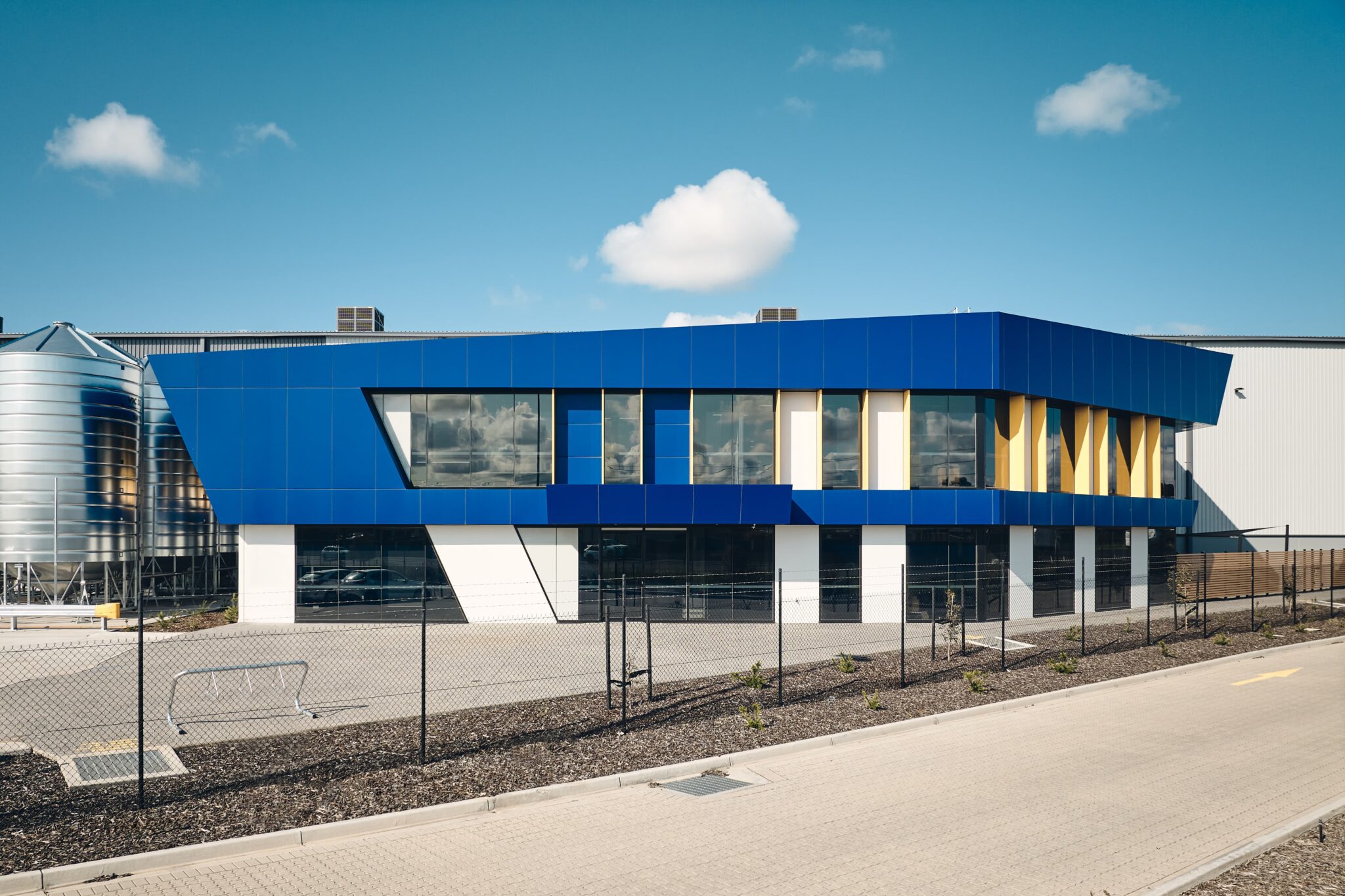 230911 Altona Warehouses 0012-min